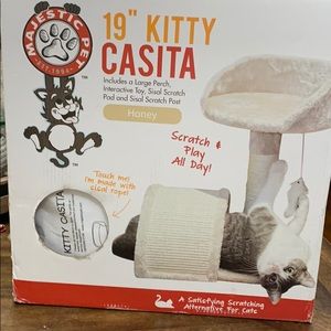 Small kitten scratching post tree